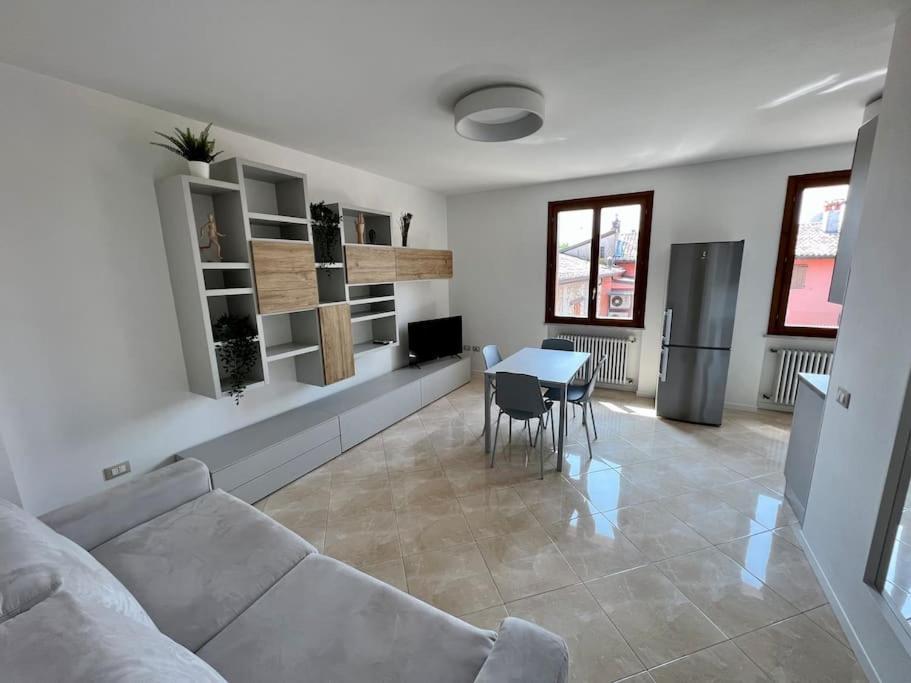 Beija Flor-Trilocale Piazza Garibaldi N18 Apartment เดเซนซาโนเดลการ์ดา ภายนอก รูปภาพ