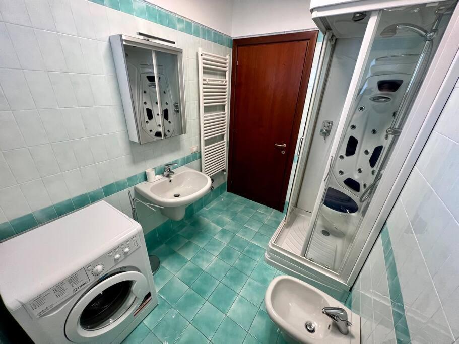 Beija Flor-Trilocale Piazza Garibaldi N18 Apartment เดเซนซาโนเดลการ์ดา ภายนอก รูปภาพ