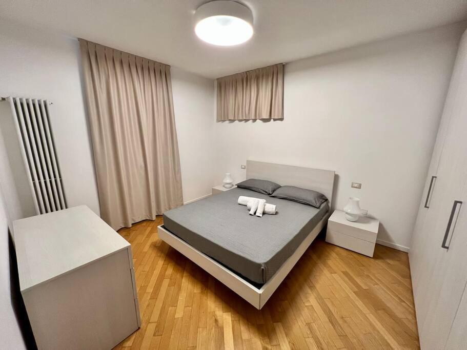 Beija Flor-Trilocale Piazza Garibaldi N18 Apartment เดเซนซาโนเดลการ์ดา ภายนอก รูปภาพ