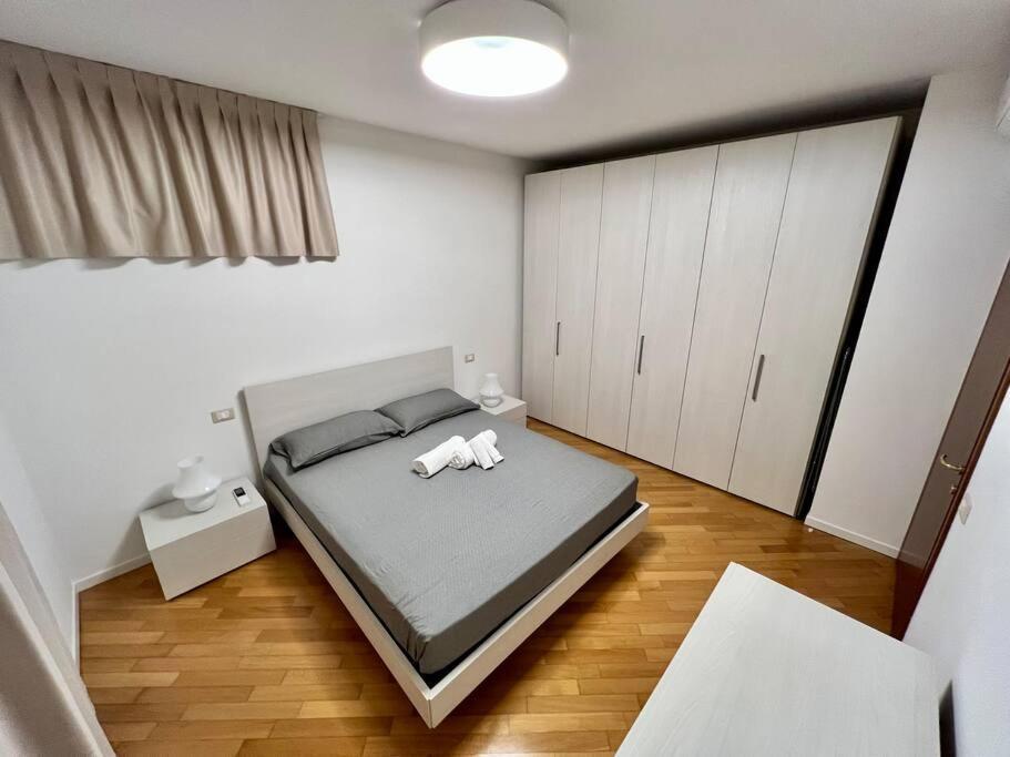 Beija Flor-Trilocale Piazza Garibaldi N18 Apartment เดเซนซาโนเดลการ์ดา ภายนอก รูปภาพ
